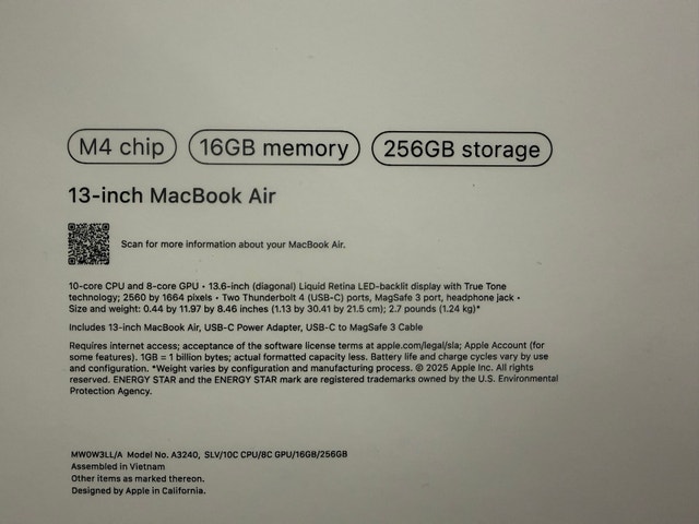 Brand New Apple 13-inch MacBook Air M4 - photo 3