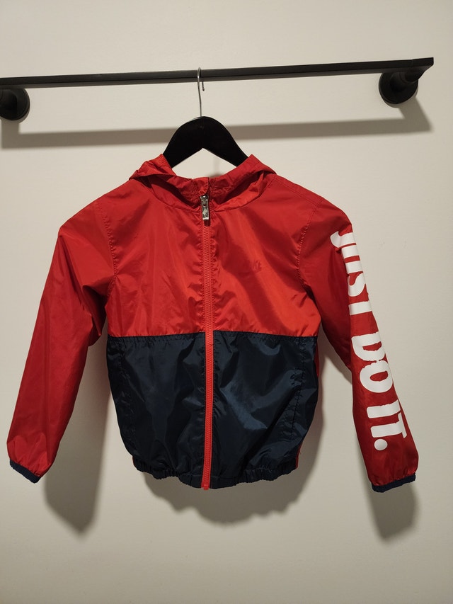 Kids age 6-7 years windbreaker in very good condition