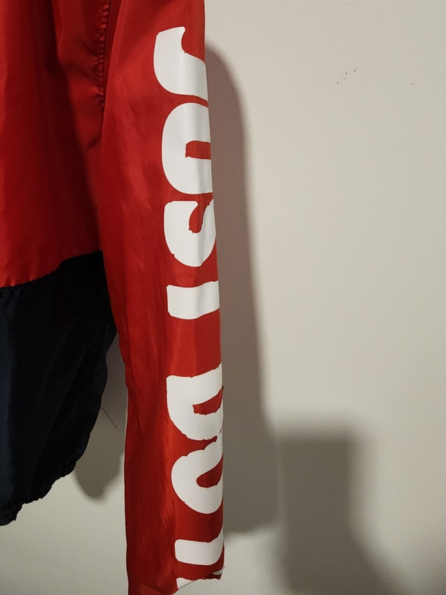 Kids age 6-7 years windbreaker in very good condition - photo 2