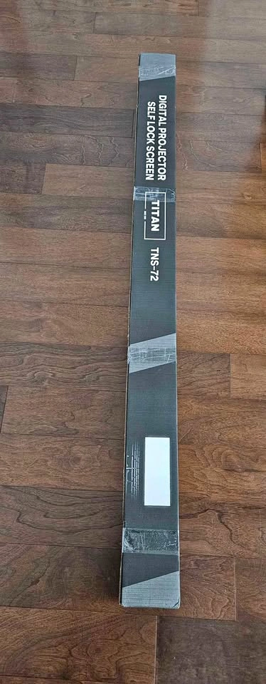Brand new unused - Titan projector screen 72 inch - Model TNS-72
