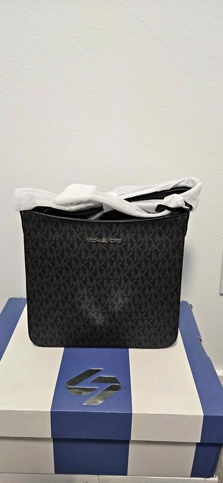 Michael Kors Jet Set Travel Sling Bag