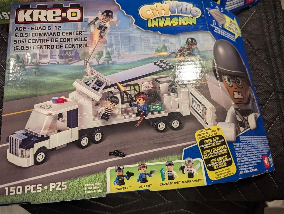 Kre-o CityVille Invasion Building Sets - photo 2