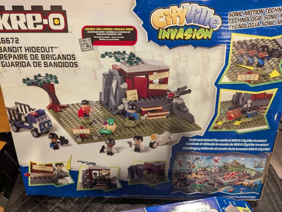 Kre-o CityVille Invasion Building Sets - photo 5