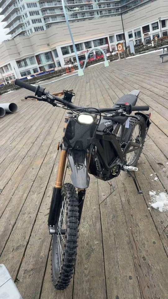 2025 Surron Light Bee X - Like New (Under 200km) - photo 2
