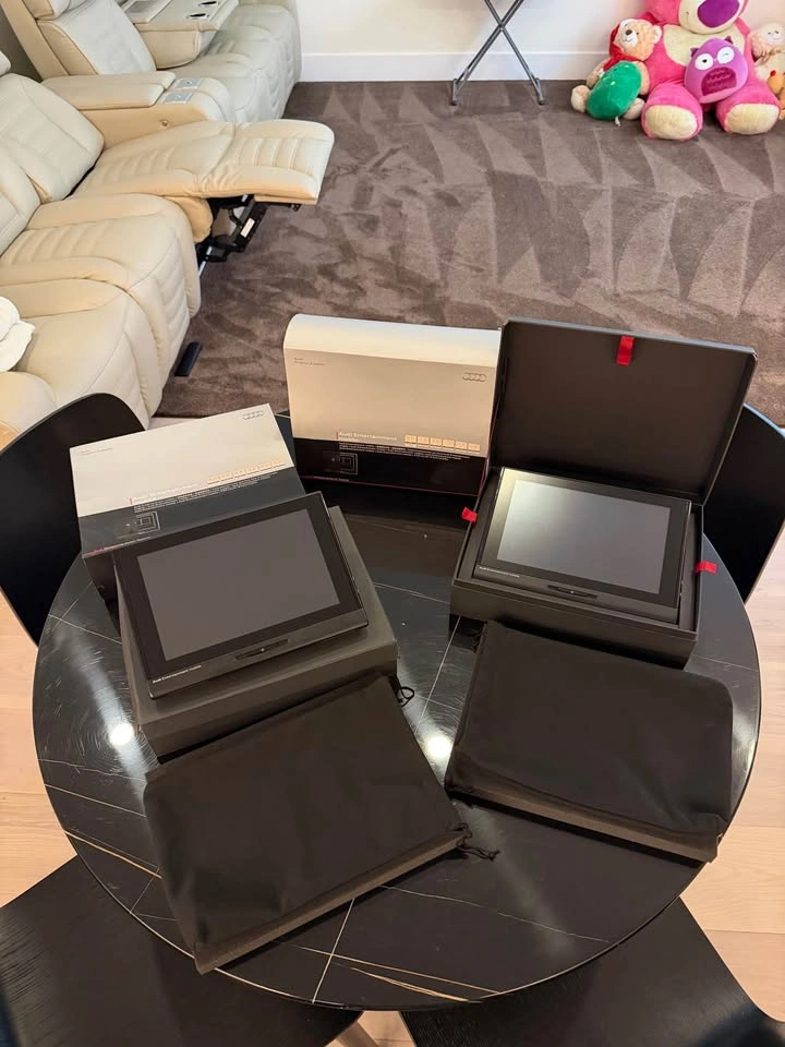 Audi Q7 Rear Seat Entertainment Screens (2017-2019) OEM - photo 4