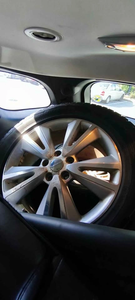 Set of 4 Hankook Tires with Rims - 275/55R20 - $500 - photo 3