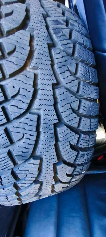 Set of 4 Hankook Tires with Rims - 275/55R20 - $500 - photo 4