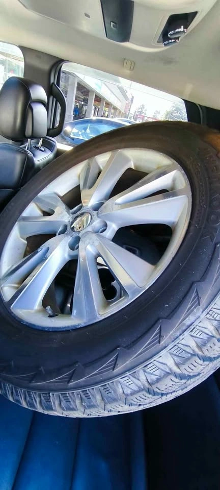 Set of 4 Hankook Tires with Rims - 275/55R20 - $500 - photo 5