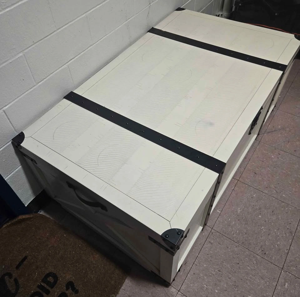 White Lift-Top Storage Trunk Coffee Table - photo 5