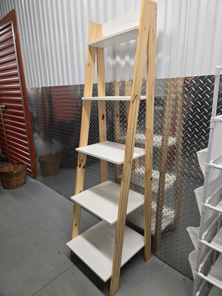 Ladder Bookshelf - photo 2