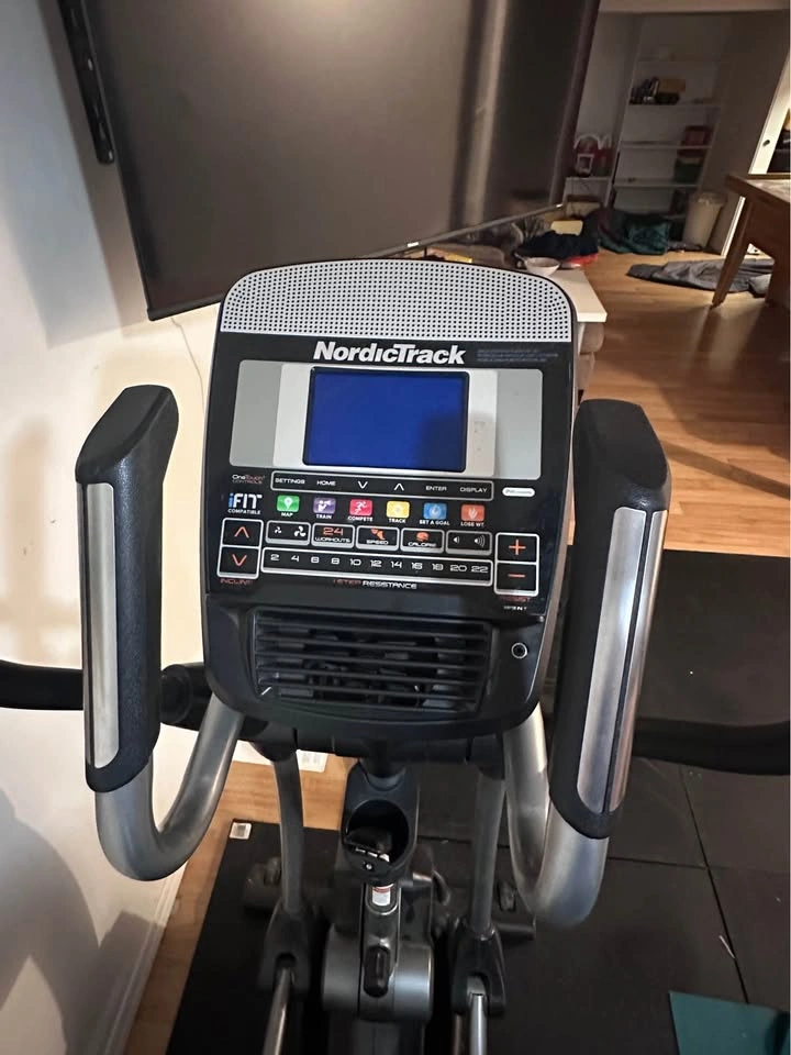 NordicTrack Spacesaver SE7i Elliptical - photo 3