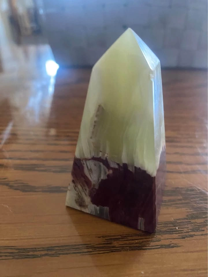 Pistachio Calcite Pyramid Tower - photo 3