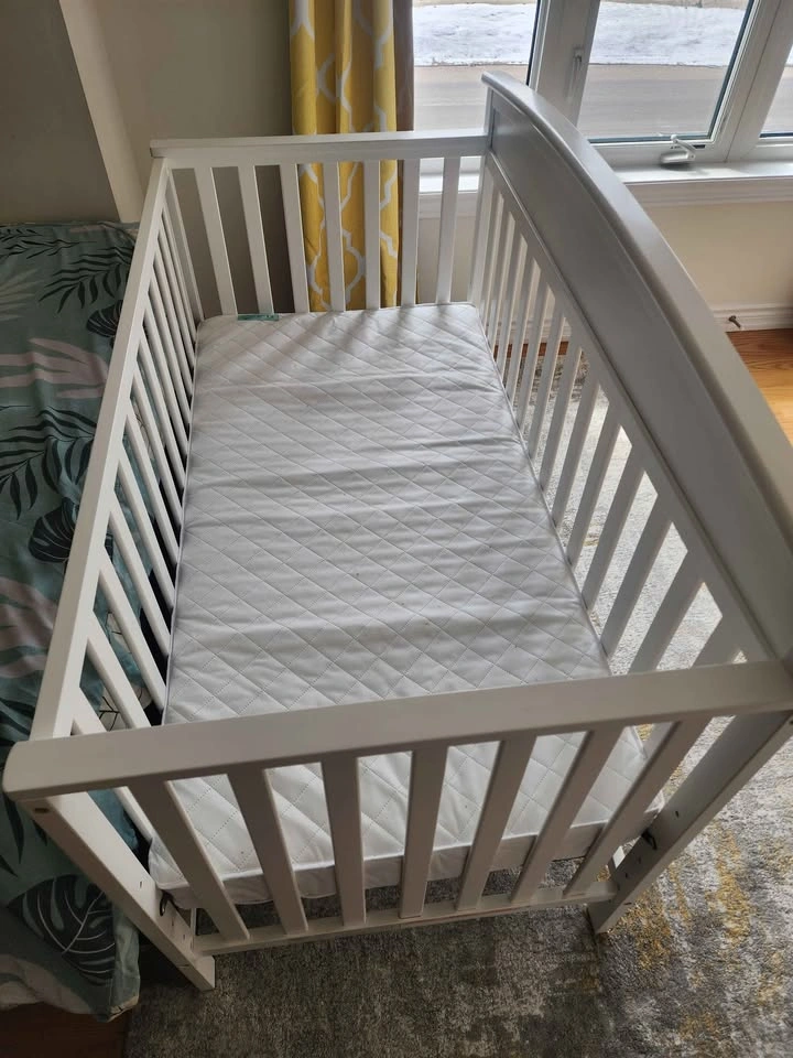 Brand New 5-in-1 Convertible Baby Crib + Free Mattress - photo 3