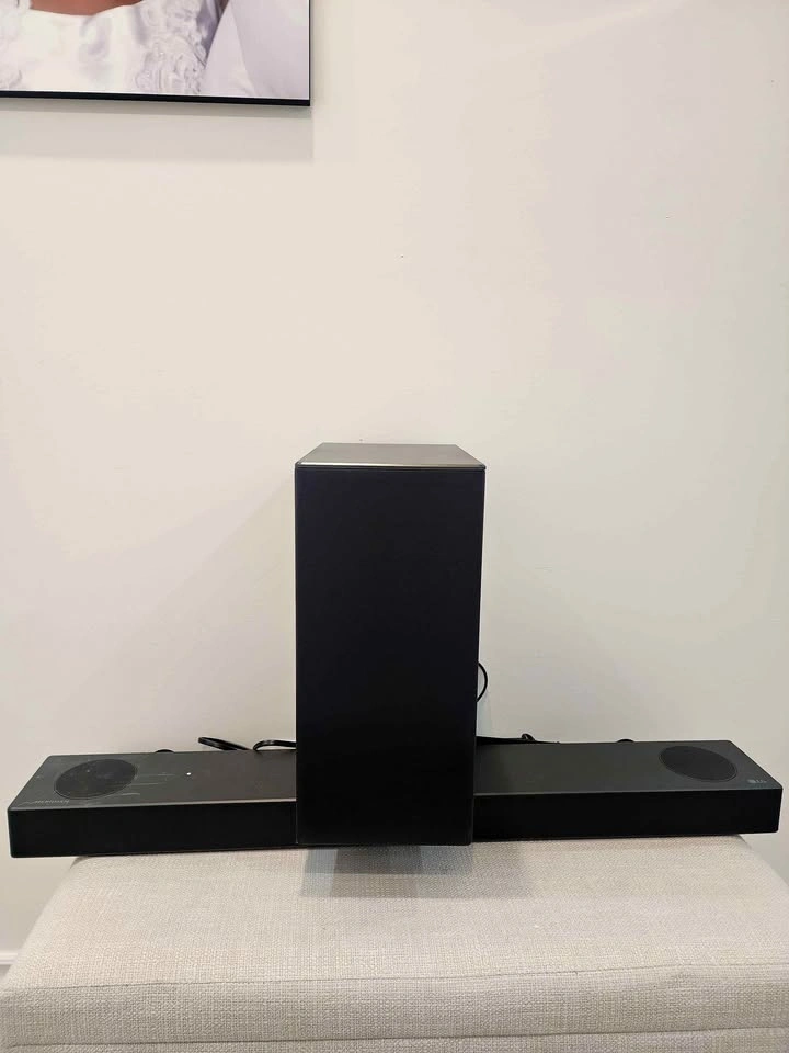 LG Soundbar with Wireless Subwoofer