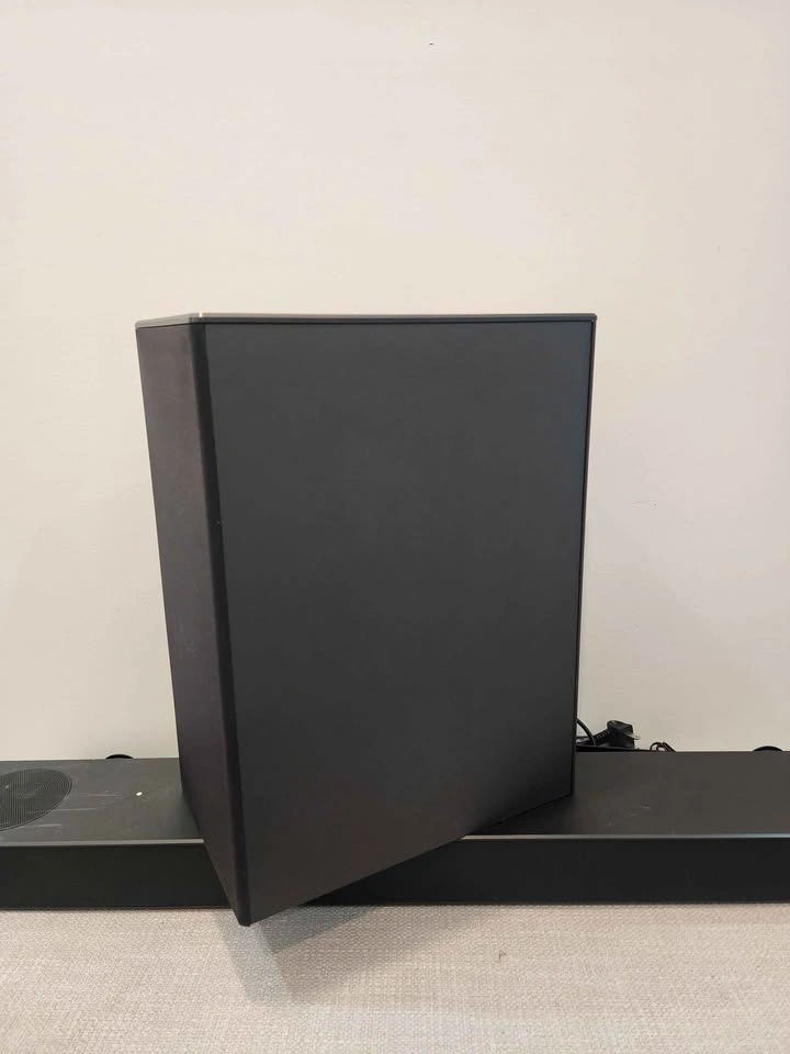 LG Soundbar with Wireless Subwoofer - photo 3