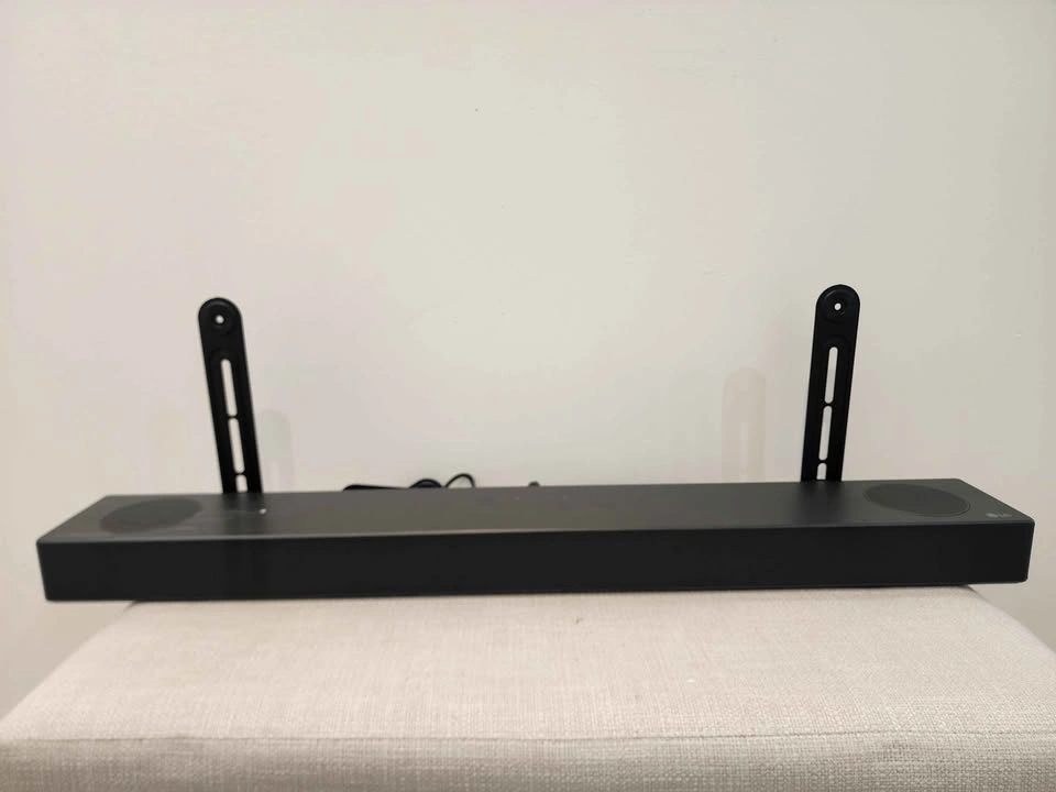 LG Soundbar with Wireless Subwoofer - photo 4