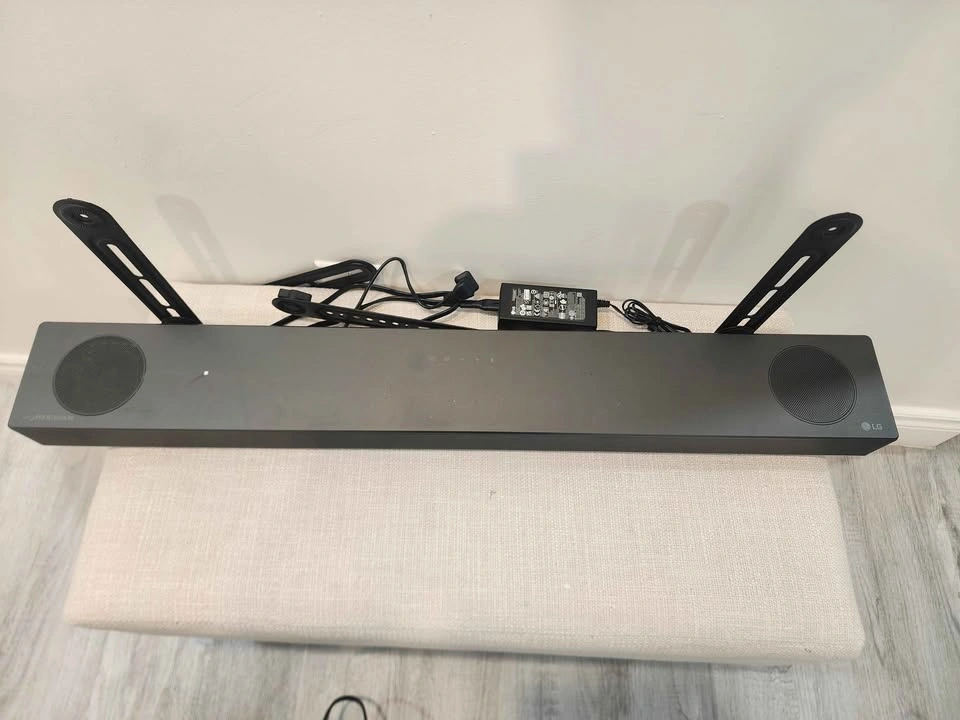 LG Soundbar with Wireless Subwoofer - photo 5
