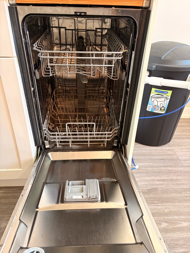 Frigidaire Dishwasher - photo 2