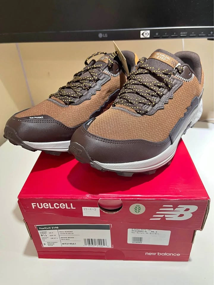 New Balance FuelCell 2190 size US9.5 Mens