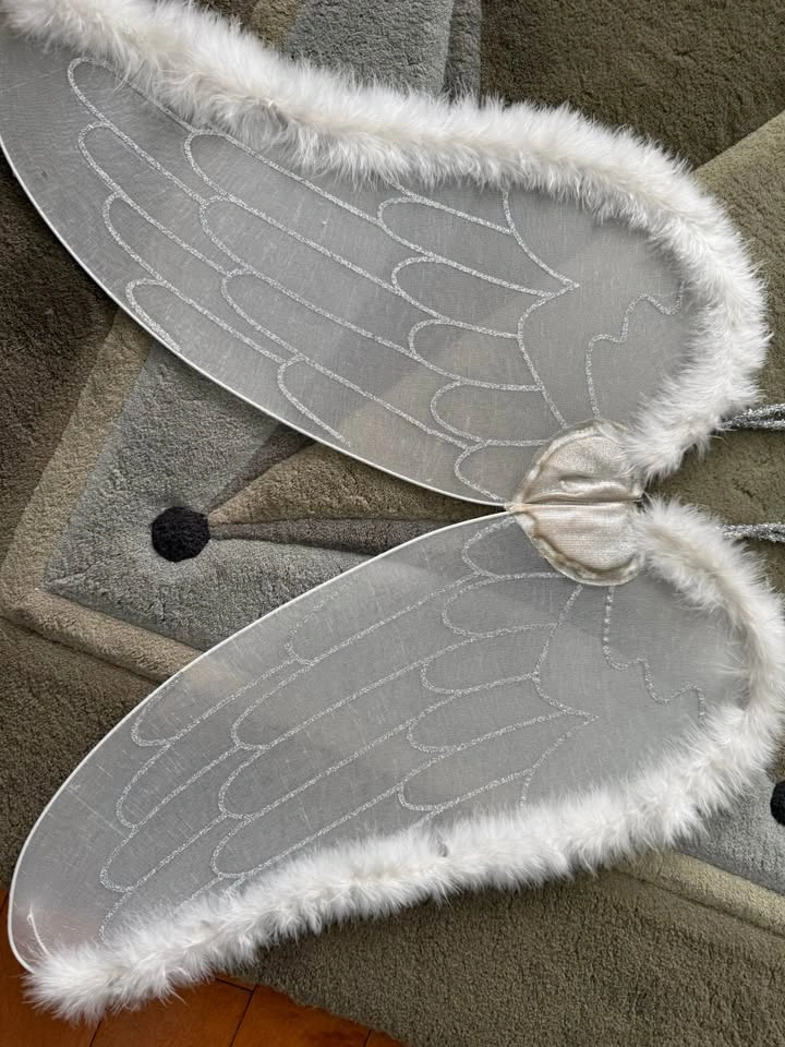 White Fluffy Angel Wings Costume - photo 2