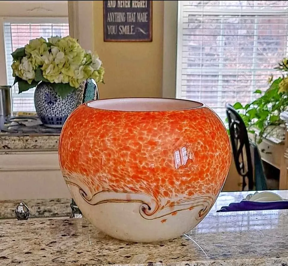 Gorgeous Fishbowl Vase thumbnail