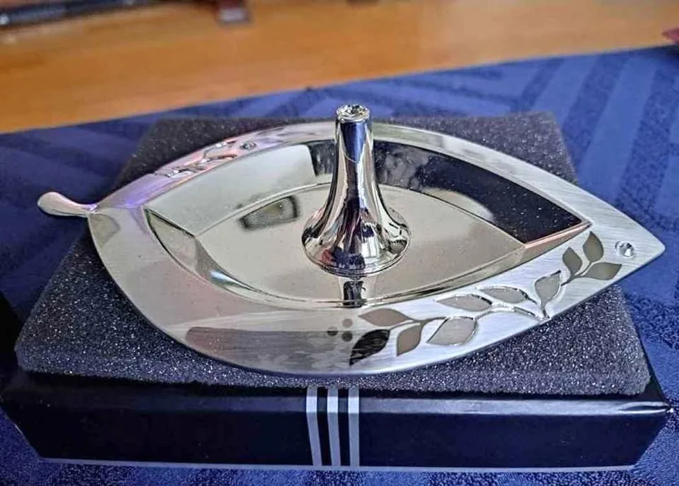 Pretty Ring Holder thumbnail