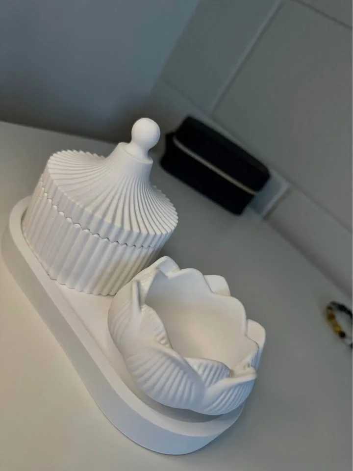 Eco-Resin Jar & Lotus Bowl Set | Jewelry Box, Candle Holder image indicator(2)