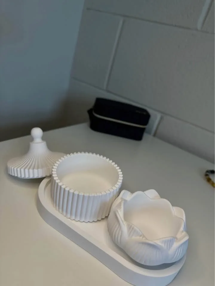 Eco-Resin Jar & Lotus Bowl Set | Jewelry Box, Candle Holder image indicator(3)