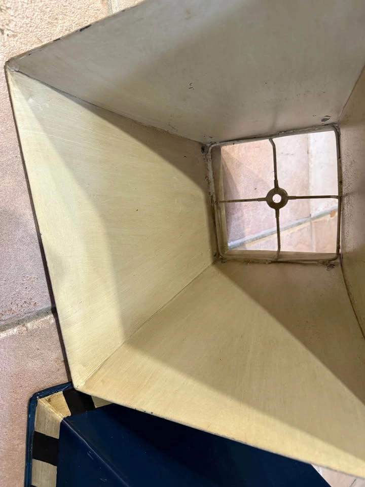 Vintage Metal Lamp Shade - photo 2