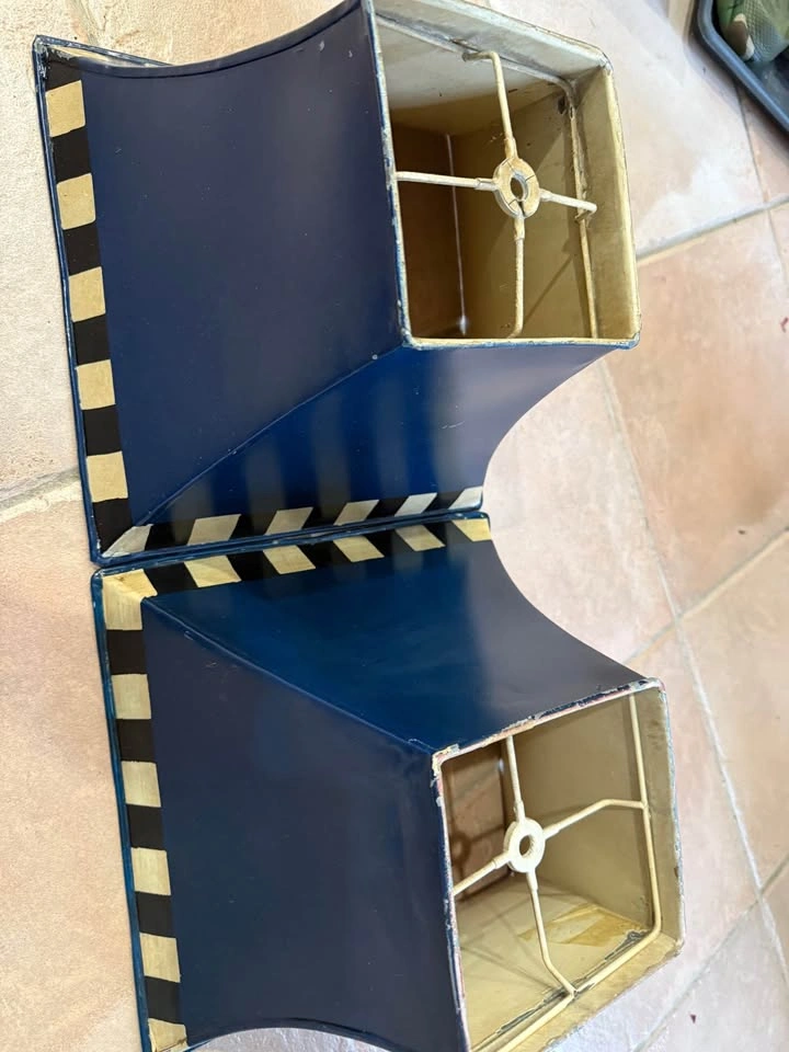 Vintage Metal Lamp Shade - photo 3