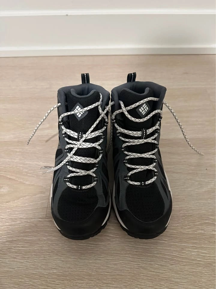 Great condition Women’s Columbia boot - photo 2