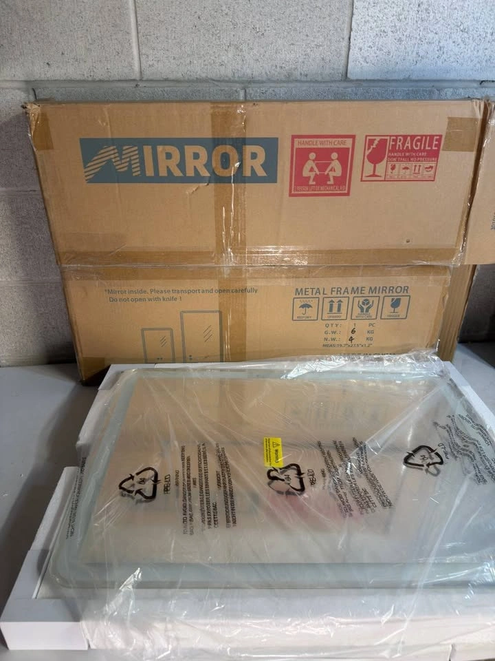 Vosuja 20"x28" Frameless LED Bathroom Mirror - 3 Colors - photo 2