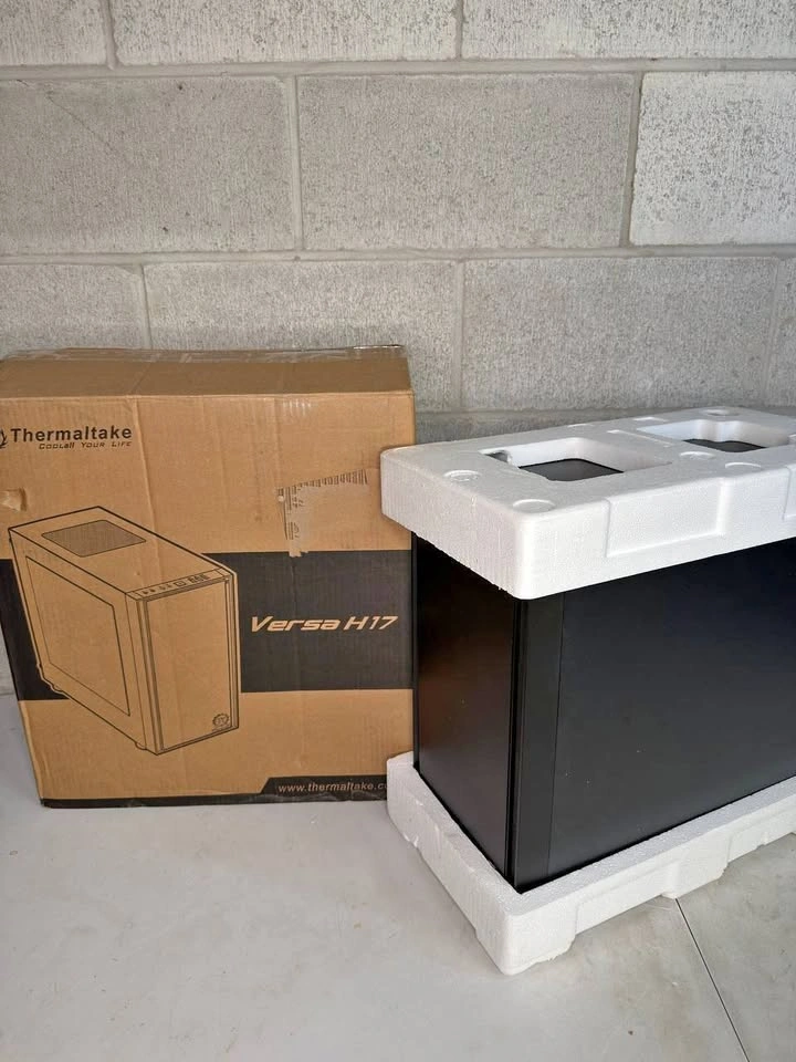 Thermaltake Versa H17 Black Micro-ATX Mini Tower Gaming Computer