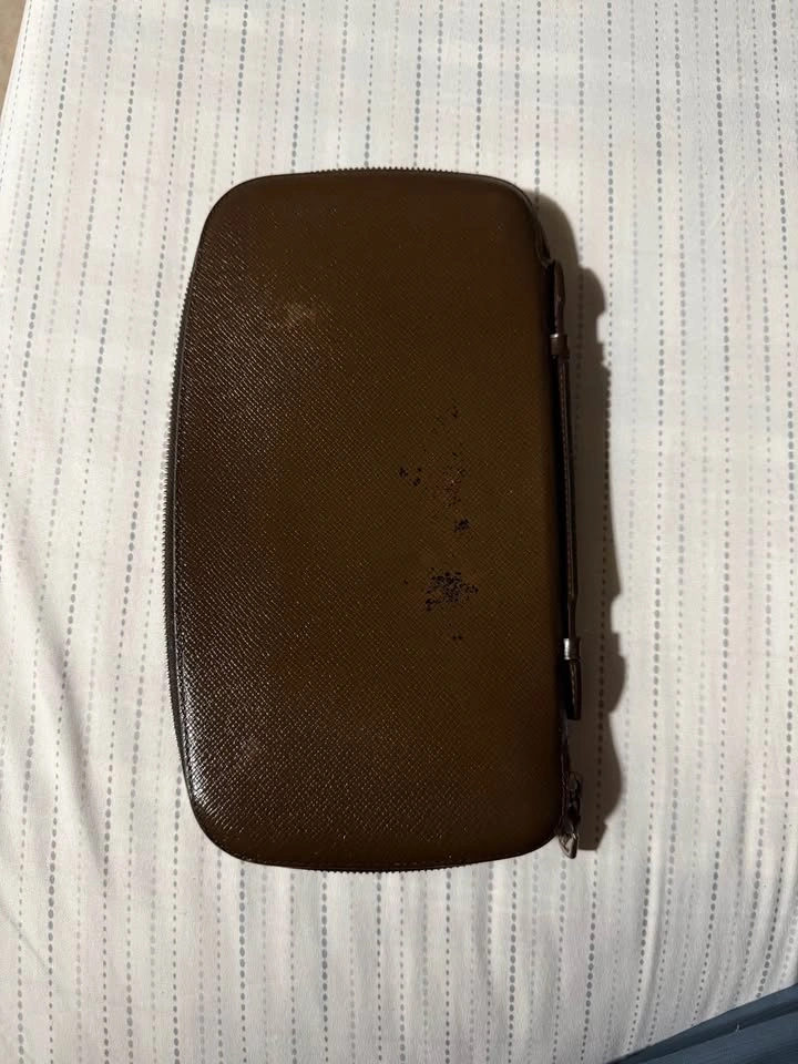 Authentic Louis Vuitton Brown Taiga Organizer - photo 2