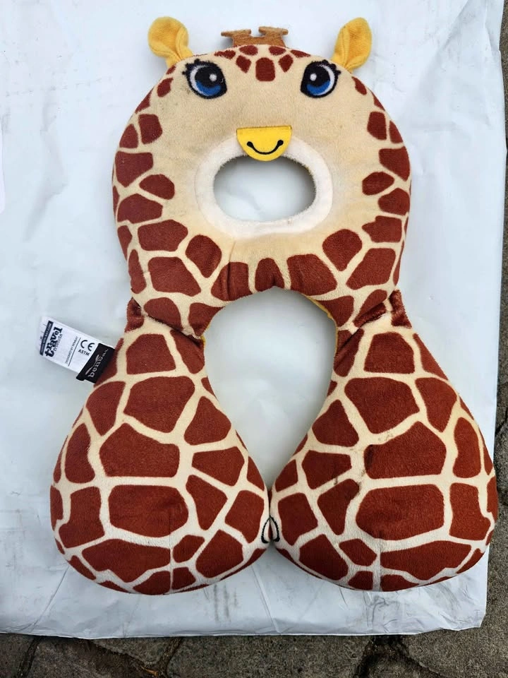Travel Friends Benbat Giraffe Baby Travel Pillow