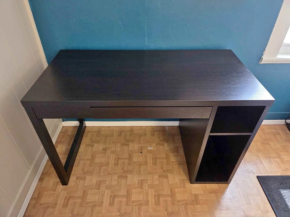 Computer Desk Perfect Condition!! 🌱