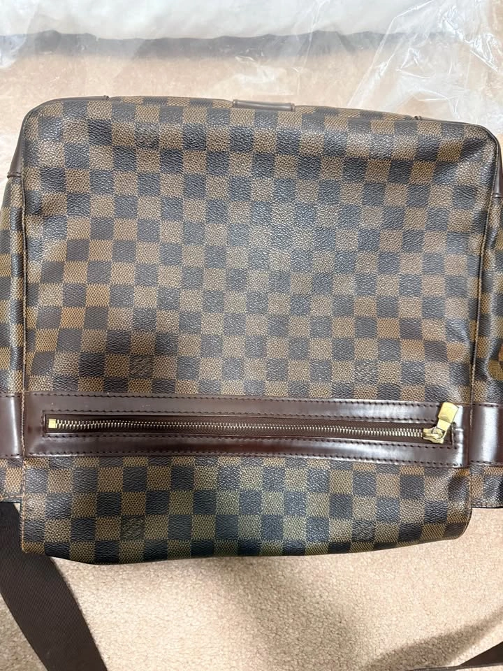 Authentic Louis Vuitton Damier Messenger Laptop Bag - photo 2