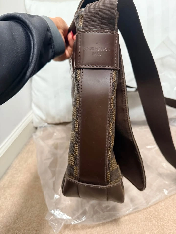 Authentic Louis Vuitton Damier Messenger Laptop Bag - photo 3