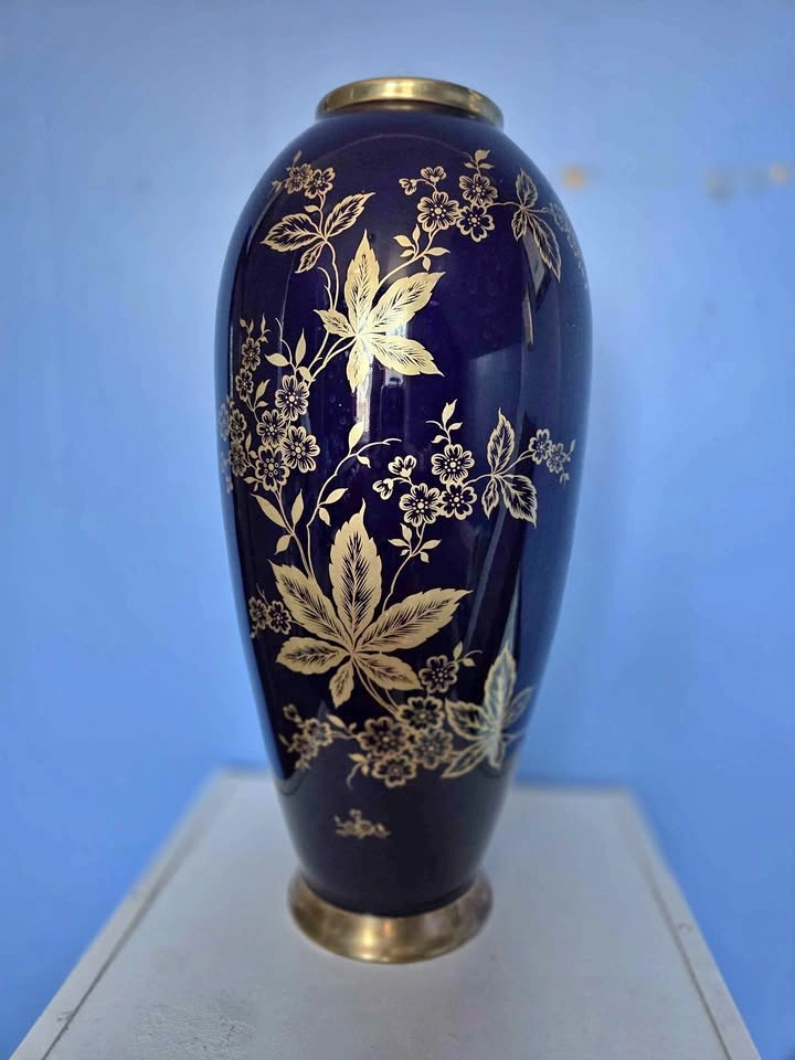 Vintage Lindner Kueps Bavaria Echt Cobalt "Monie" Vase