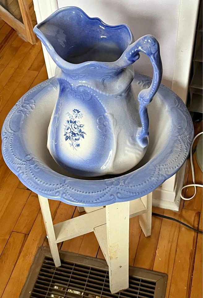 Vintage pitcher and bowl wash stand Ironstone label - large