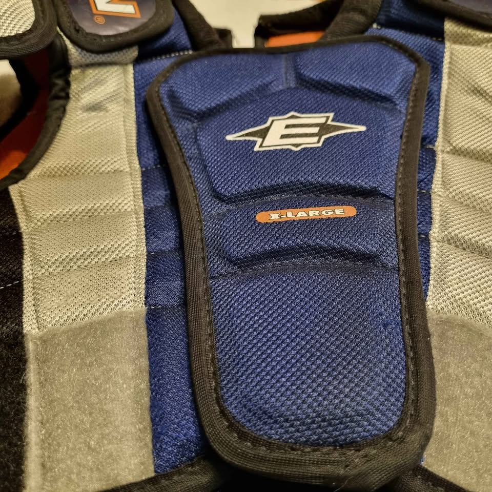 Youth/ Kids Hockey Shoulder Pads - photo 5