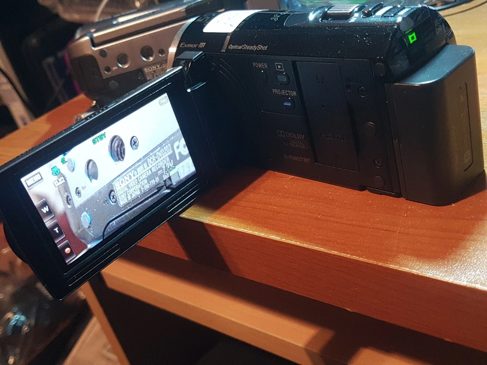 Sony Handycam HDR-PJ260V Camcorder with Projector - photo 4