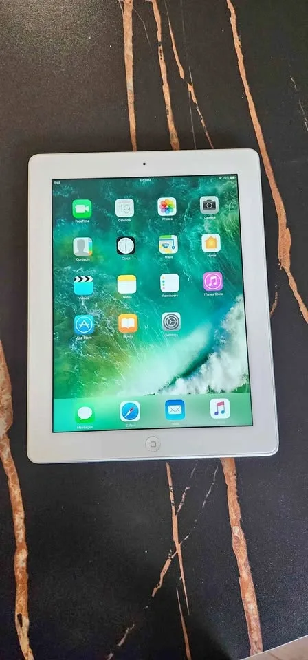 iPad 4th Gen - 64GB WiFi