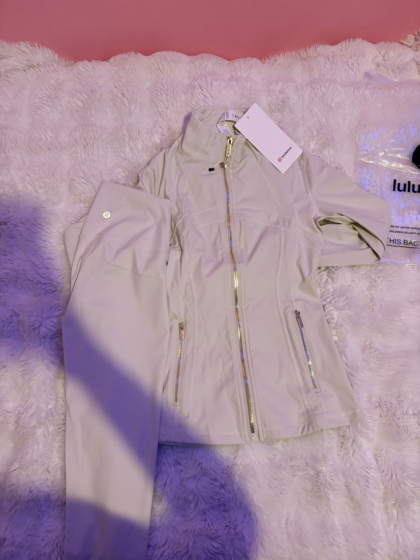 White ivory lululemon set size 2