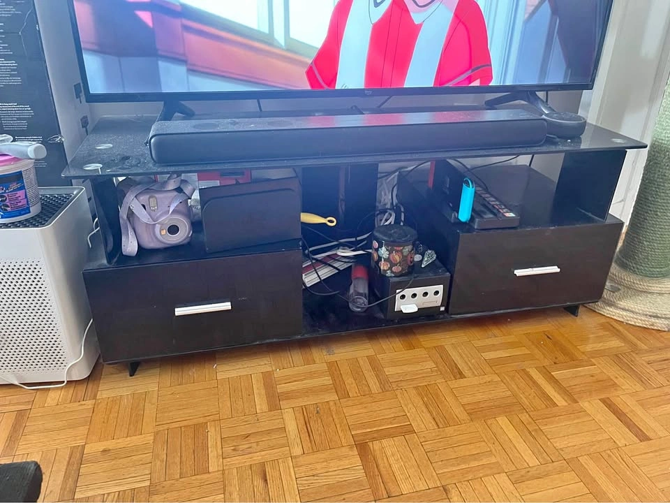 Black Glass Top TV Stand Media Console 🌱
