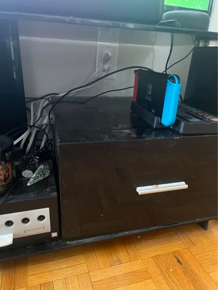 Black Glass Top TV Stand Media Console 🌱 - photo 2