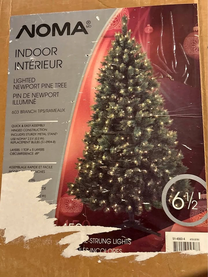 6.5 ft Pre-Lit Christmas Tree + Wreaths