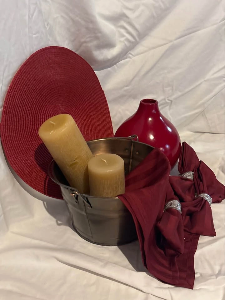 Red Home Decor Bundle – Placemats, Vase, Candles & Napkins - photo 2