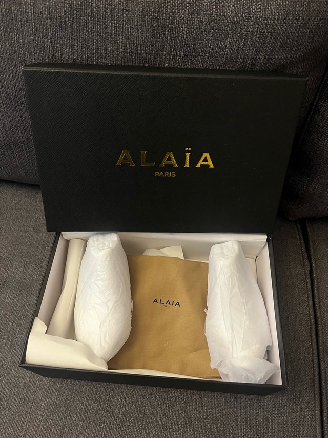 Alaïa Paris Box with Dust Bag and Accessories - photo 3