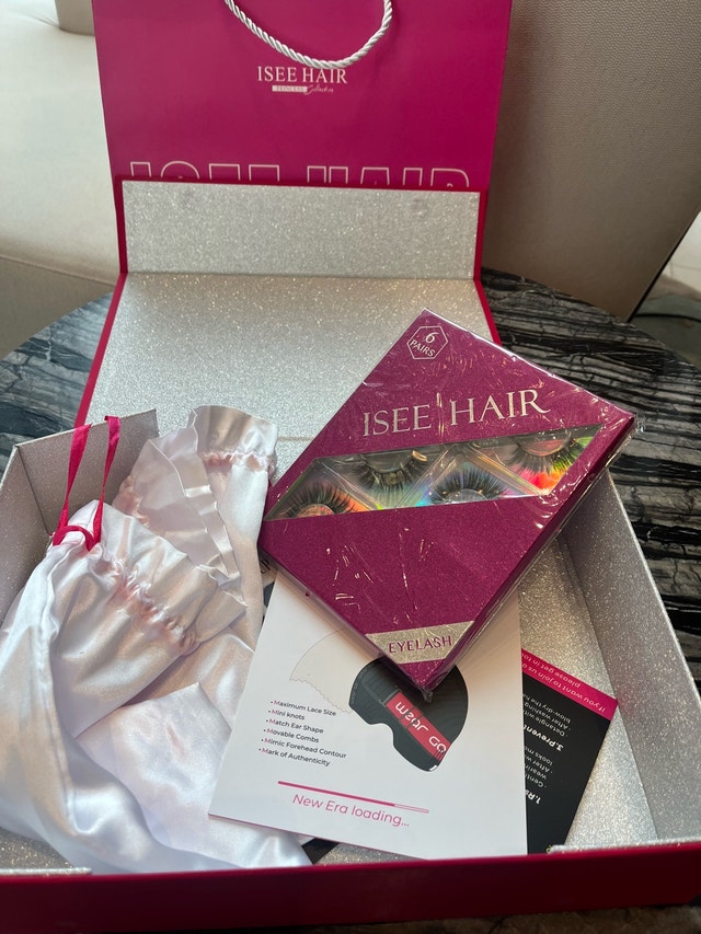 Brand New ISEE Hair False Lashes Set – Original Box & Gift Bag